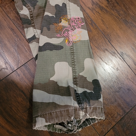 Mossimo Wide Leg Camo Cargo Pants 9 - Picture 5 of 12